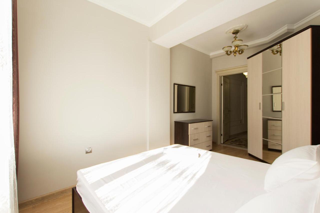 Residential Complex Central 261 Almaty Luaran gambar